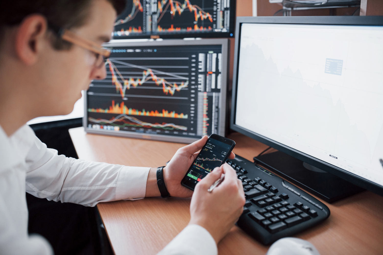 Copy Trading คืออะไร ทำความรู้จักการลงทุนแบบ “ลอกเลียน” จากมืออาชีพ